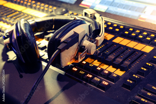 Professional audio mixing console radio / TV broadcasting