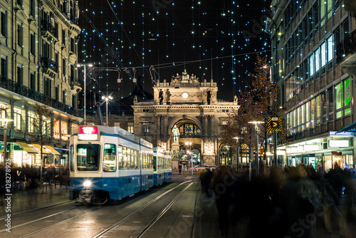 Christmas shopping in the decorated Zurich Bahnhofstrasse - 6