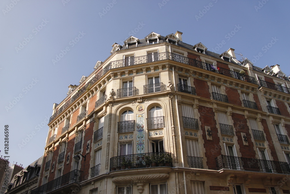 Fototapeta premium Immeuble ancien à Paris