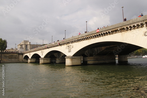 Pont d'Iéna sur la Seine à Paris © Atlantis