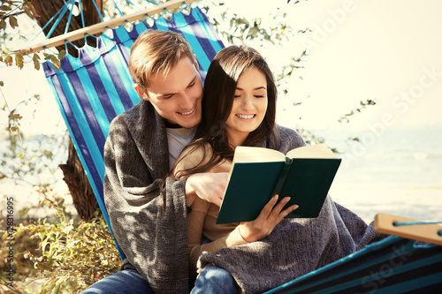 Lovely couple relaxing in h...
