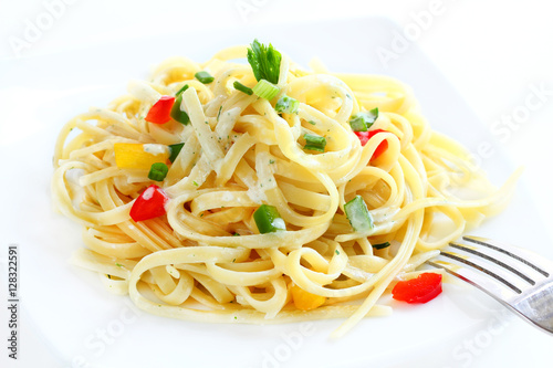 Spaghetti Carbonara with vegetarian food.
