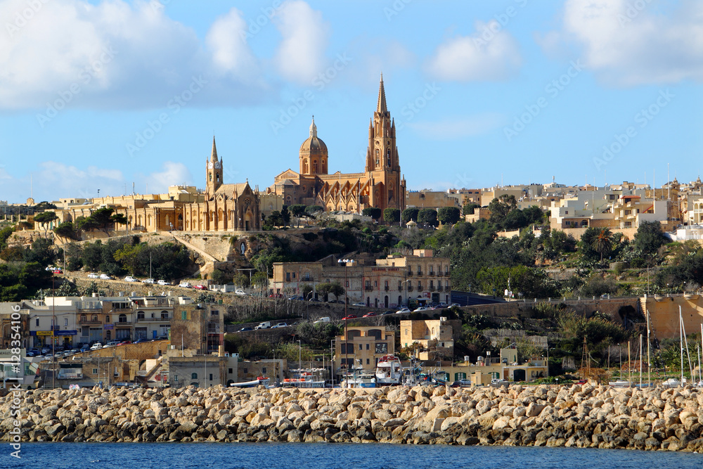 Zabytkowa staromiejska zabudowa na maltańskiej wyspie Gozo