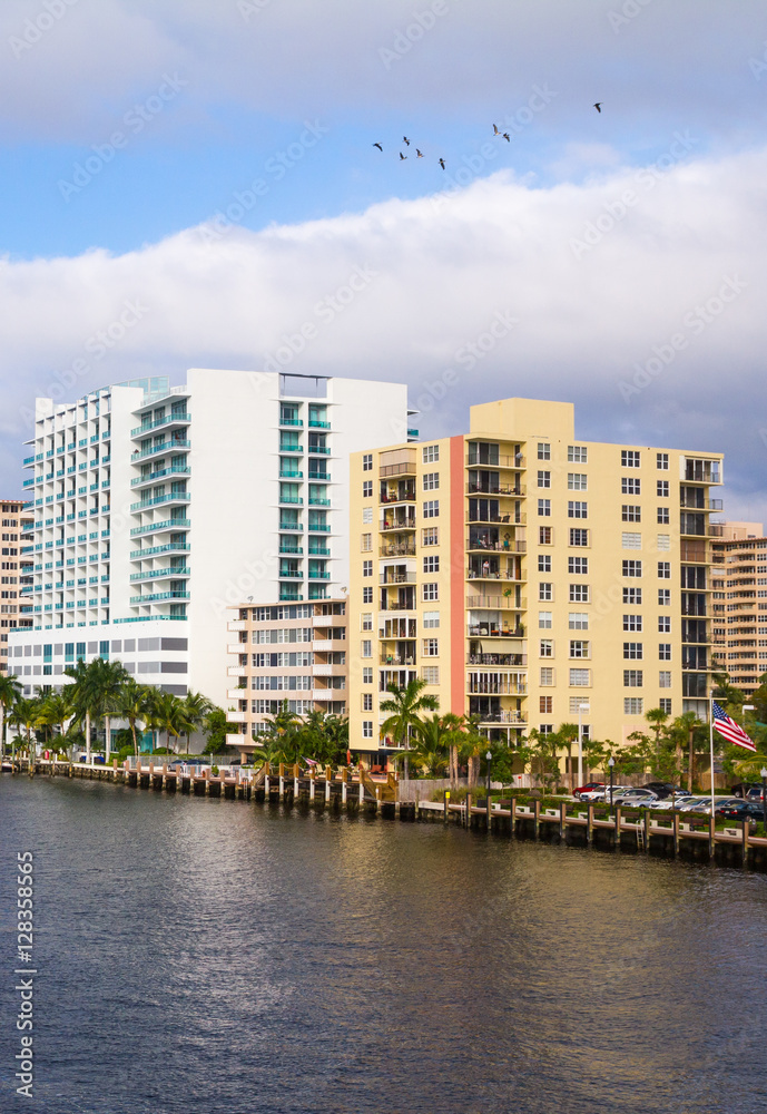 Fototapeta premium Intracoastal Waterway in Ft Lauderdale, Florida