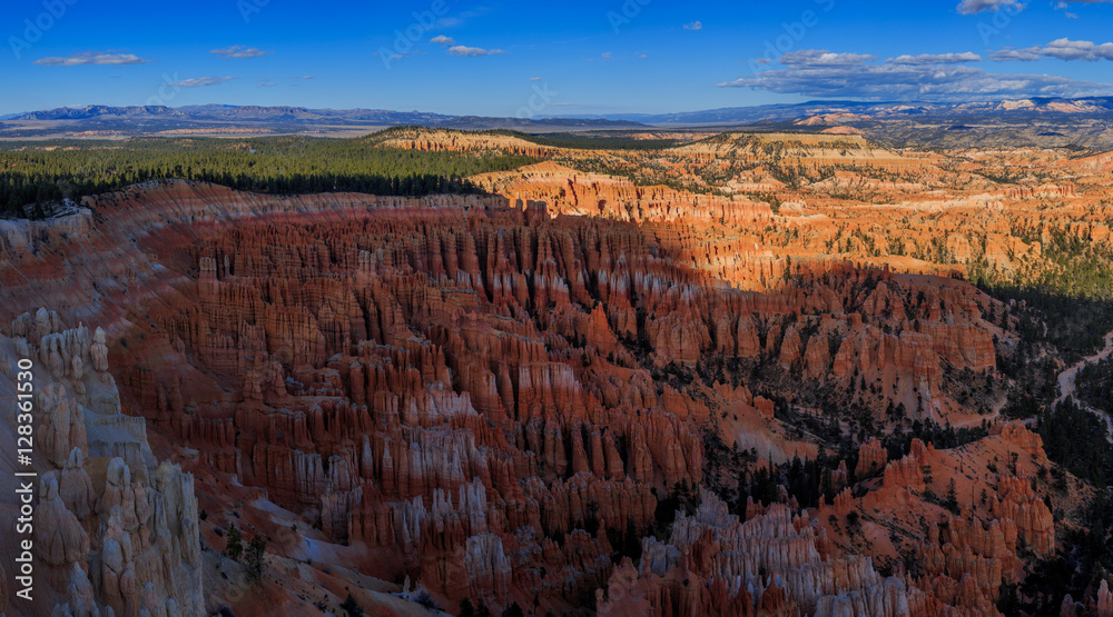Amazing scenic view of the hoodoos in Bryce Canyon National Park