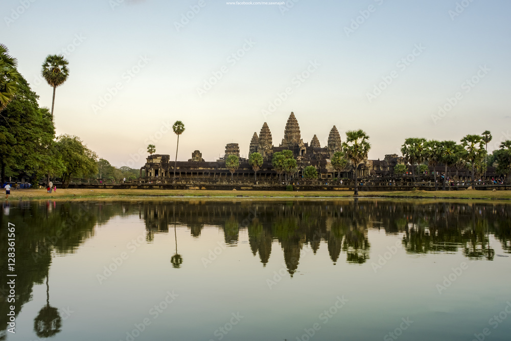 Naklejka premium angkor wat landscape