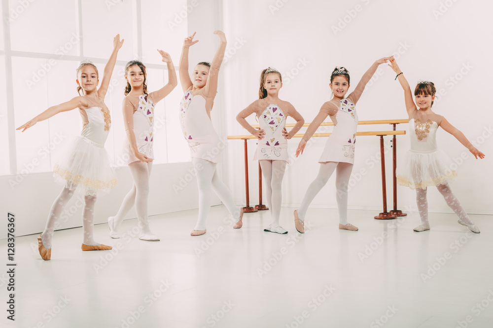 Obraz premium Little Girls Practicing Ballet