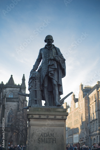 Adam Smith statue, Edinburgh © Gordon