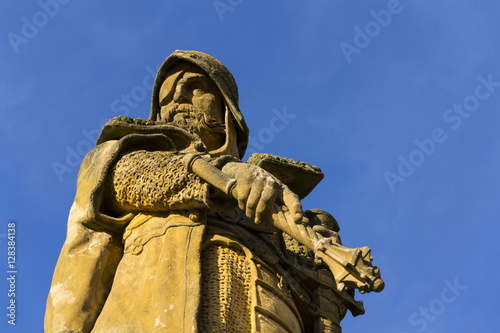 Konstfotografi Jan Zizka Statue in front of church in Tabor