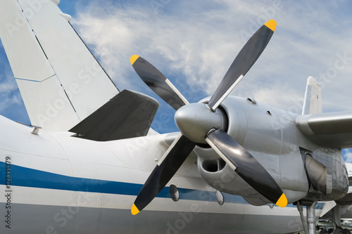 Airplane turboprop engine