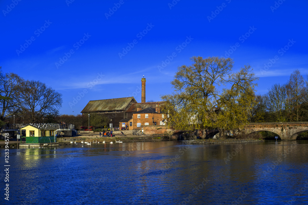 Fototapeta premium river stratford upon avon uk