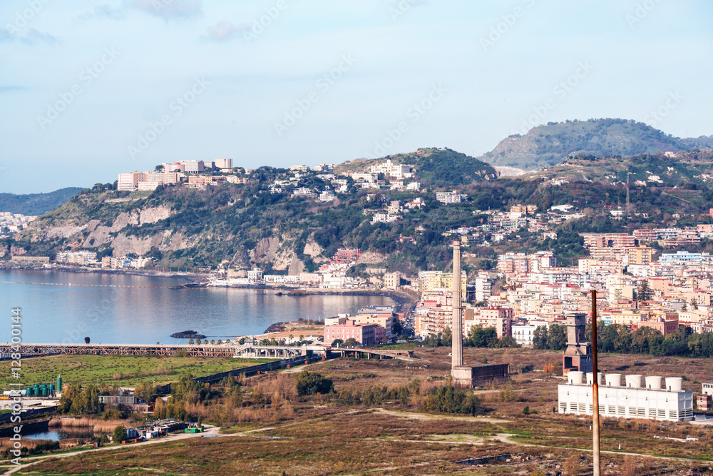Obraz premium landscape of Naples gulf , Bagnoli, Pozzuoli and old industrial area viewed from Posillipo hill 