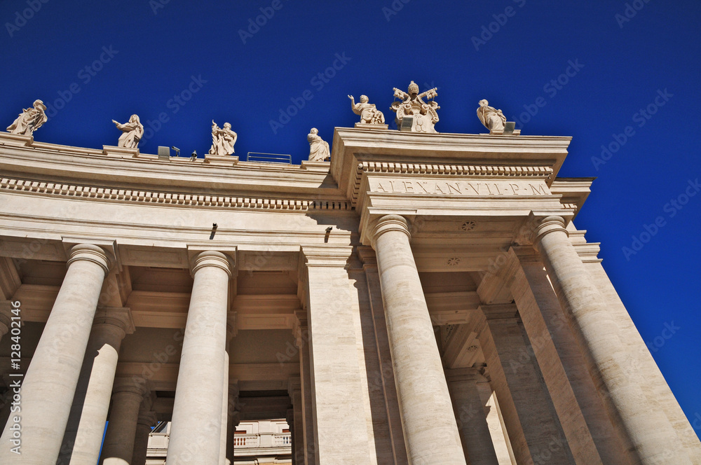 Roma, Città del Vaticano - piazza San Pietro, il colonnato del Bernini