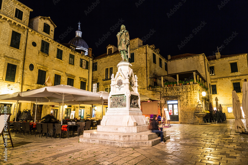 Obraz premium Walking street in Dubrovnik