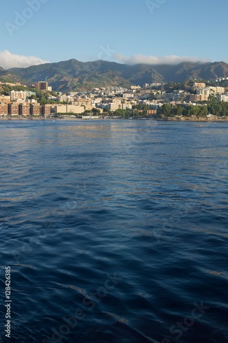 Coast port city of Messina © pitrs