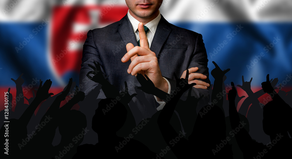 Φωτογραφία Slovak candidate speaks to the people crowd