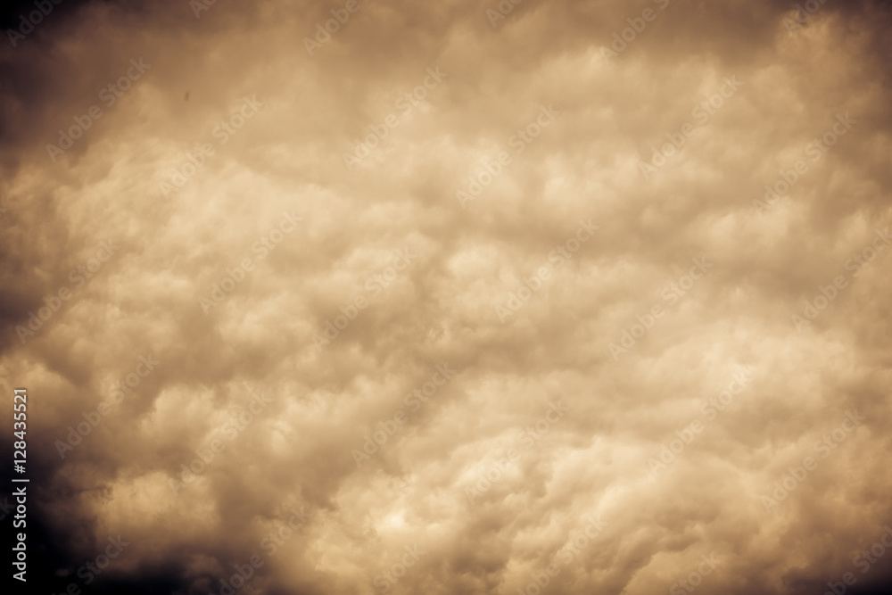 Obraz premium Ominous Grey Storm Clouds Filtered