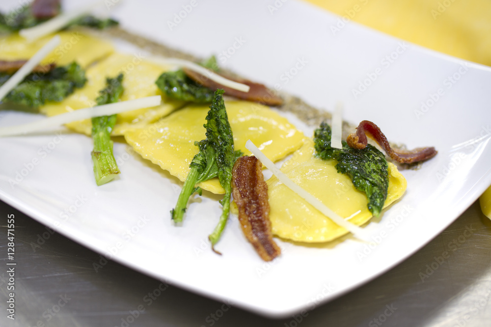 cultures, italian, food, gourmet, eating, meat, meal, tray, olive, dinner, crockery, color, drink, close-up, cultures, italian, food, gourmet, eating, meat, meal, tray, olive, dinner, crockery, color, drink, close-up,