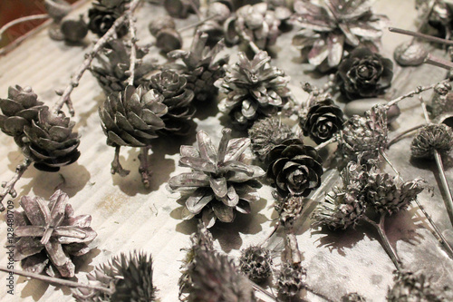 серебряные шишки, украшения на рождество, Фоновый, Текстура