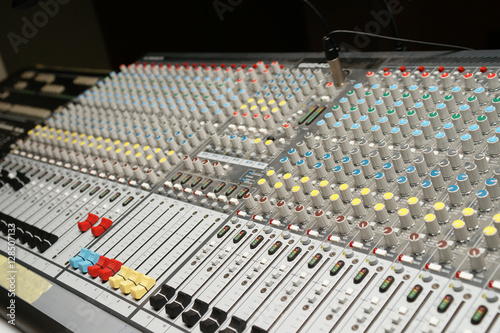 Sound mixer control 