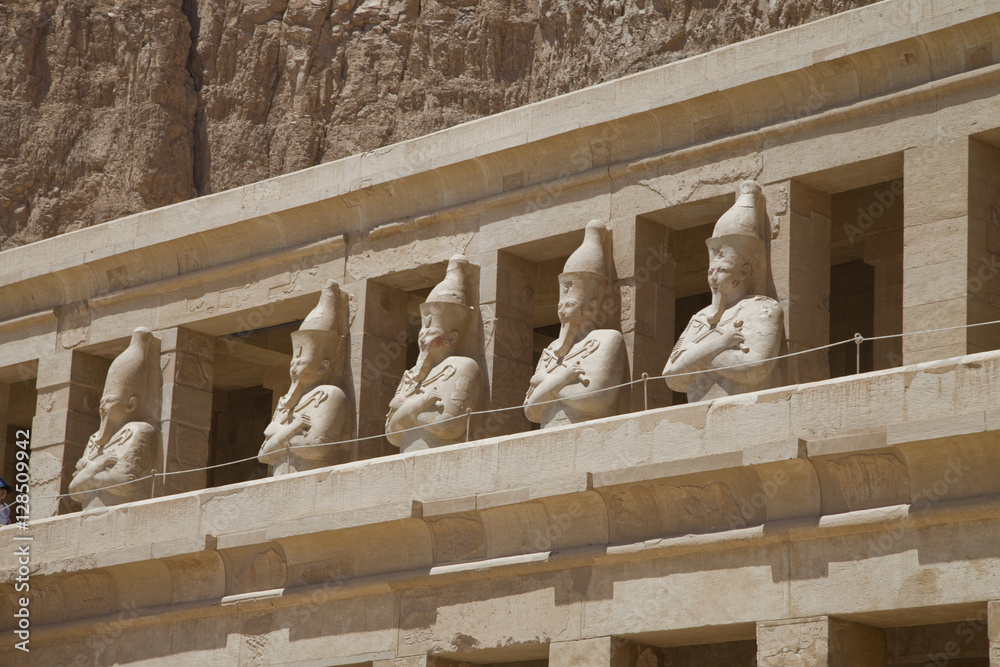 Fototapeta premium LUXOR, EGYPT: Osiris statue at Hatshepsut temple