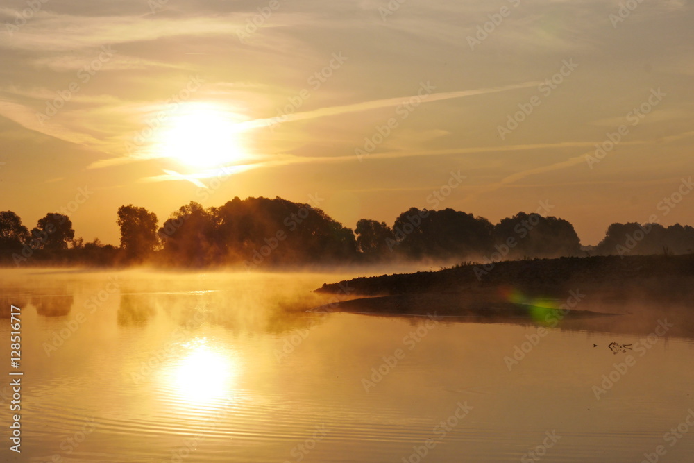 Sonnenaufgang an der Elbe- Biosphärenreservat Niedersächsische Elbtalaue