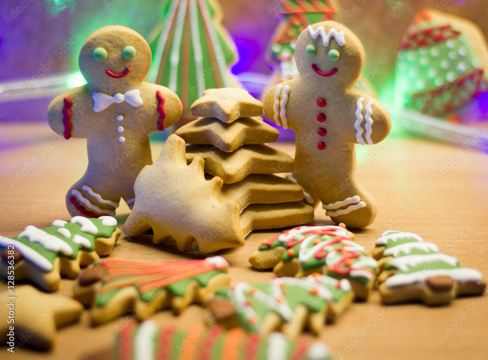 New Year, gingerbread men, christmas tree, stars