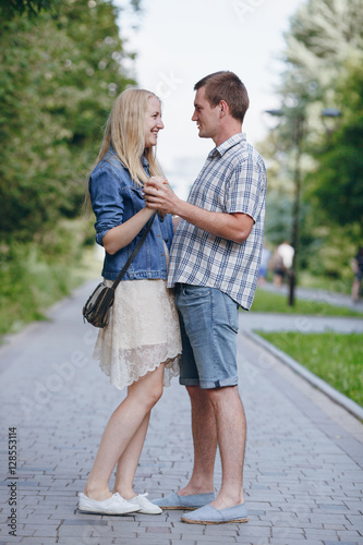 couple in love © hetmanstock2