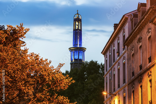 Tapety artystyczne Perret Tower in Grenoble
