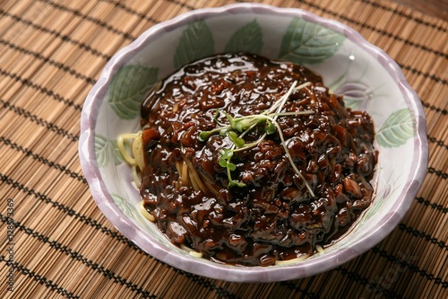black-bean-sauce noodles,유니짜장, uni zhajjang