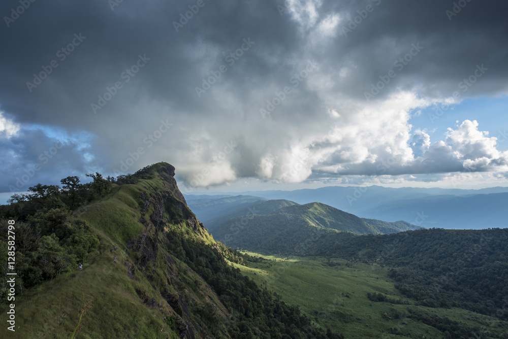 Mountains and green trees, Doi Mon Jong, Chiangmai, Thailand Mountains and green trees, Doi Mon Jong, Chiangmai, Thailand
