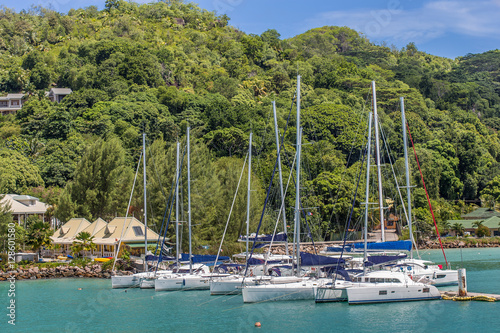 voiliers    Port Sainte Anne  Praslin  Seychelles 