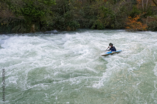 Kayak dans rapide