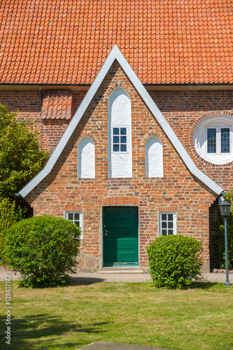 Südfassade der Kirche Sankt Jürgen in Grube photo