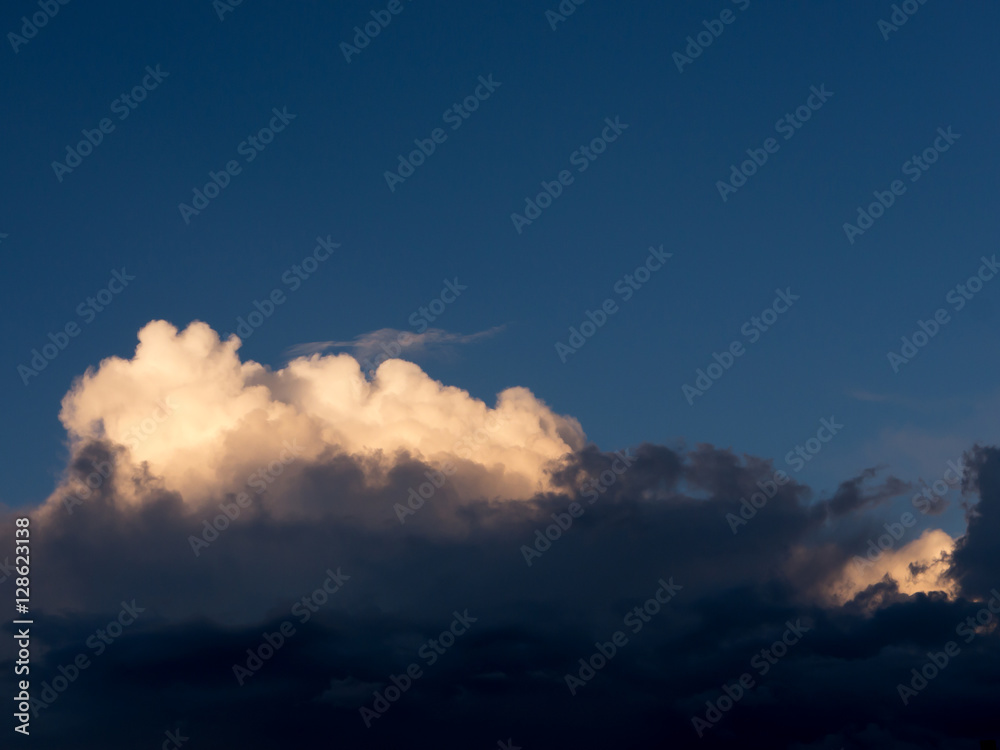 Naklejka premium The white clouds.