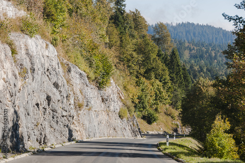 Le Brassus, Vallée de Joux, Bergstrasse, Passstrasse, Col du Marchairuz, Naturpark, Wanderweg, Jura, Herbst, Schweiz photo