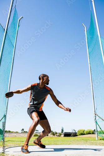 Tableau sur toile Athlete about to throw discus