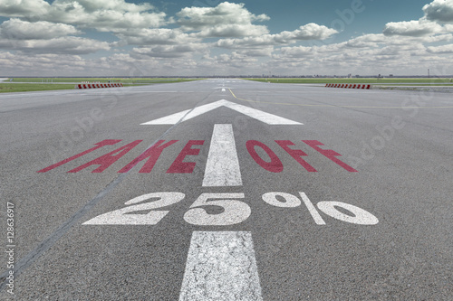 Airport runway arrow 25 percent