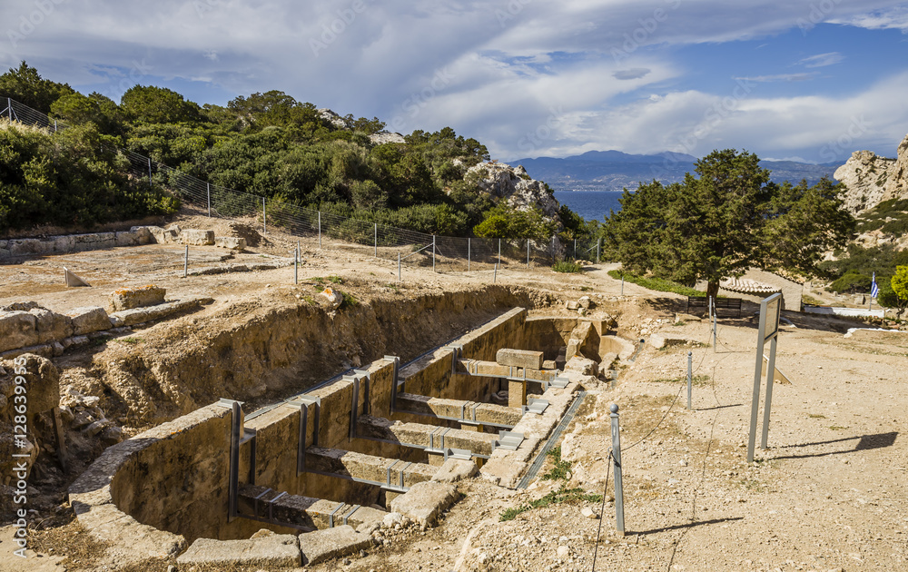 ancient temple of Hera ruins in Loutraki