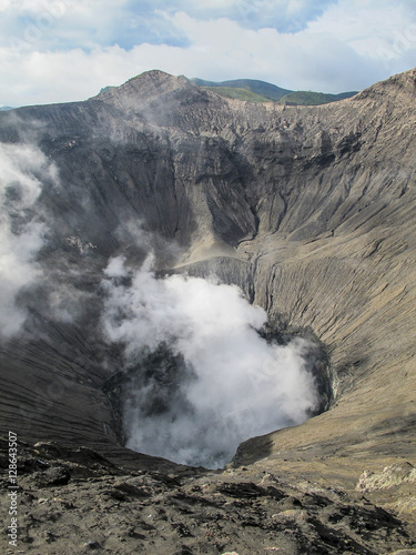 Crater of Mount Bromo, Java, Indonesia © destinoikigai