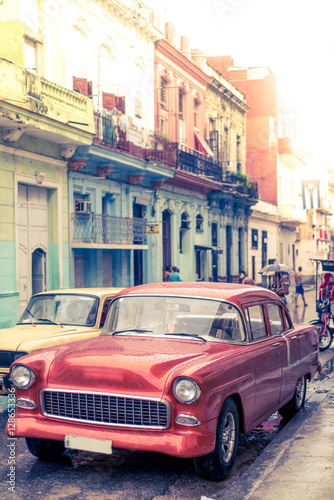 Street scene on rainy day in Havana,Cuba © marcin jucha