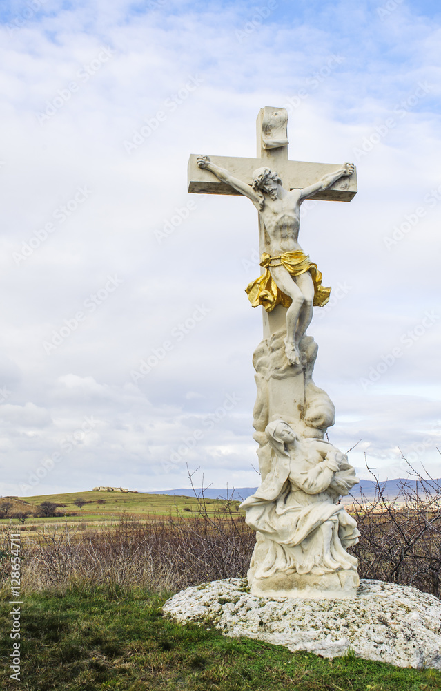 Denkmal Jesus Christus am Kreuz mit Maria