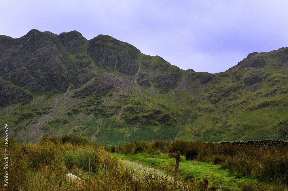 Footpath to the fell