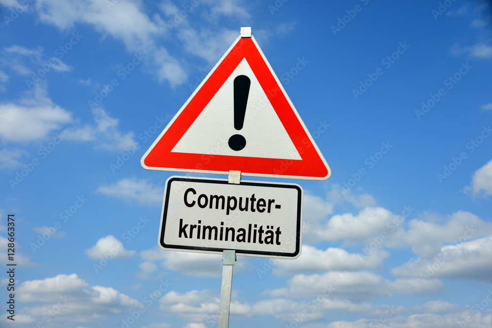 Computerkriminalität, Hackerangriff, Datenschutz, cyberkriminalität, DSL, Trojaner, Netzwerk, Schild, Achtung, symbolisch, Sicherheitslücke, Computervirus Computerkriminalität, Hackerangriff, Datenschutz, cyberkriminalität, DSL, Trojaner, Netzwerk, Schild, Achtung, symbolisch, Sicherheitslücke, Computervirus