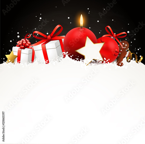Advent Grußkarte mit Kerze und Weihnachtsmotiven im Schnee
