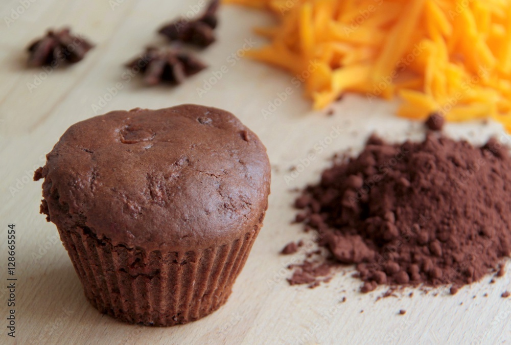 Pumpkin muffin with dark cocoa, gingerbread spices and marmalade.