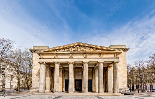 Neue Wache in Berlin - Zentrale Gedenkstätte der Bundesrepublik Deutschland für die Opfer von Krieg und Gewaltherrschaft