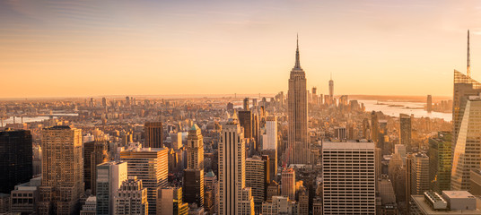 Fototapete Manhattan New York Skyline Panorama bei Sonnenuntergang  © sinitar