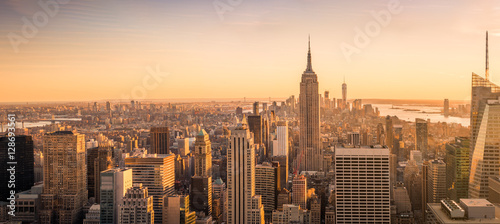 Fotografiet New York City skyline panorama at sunset