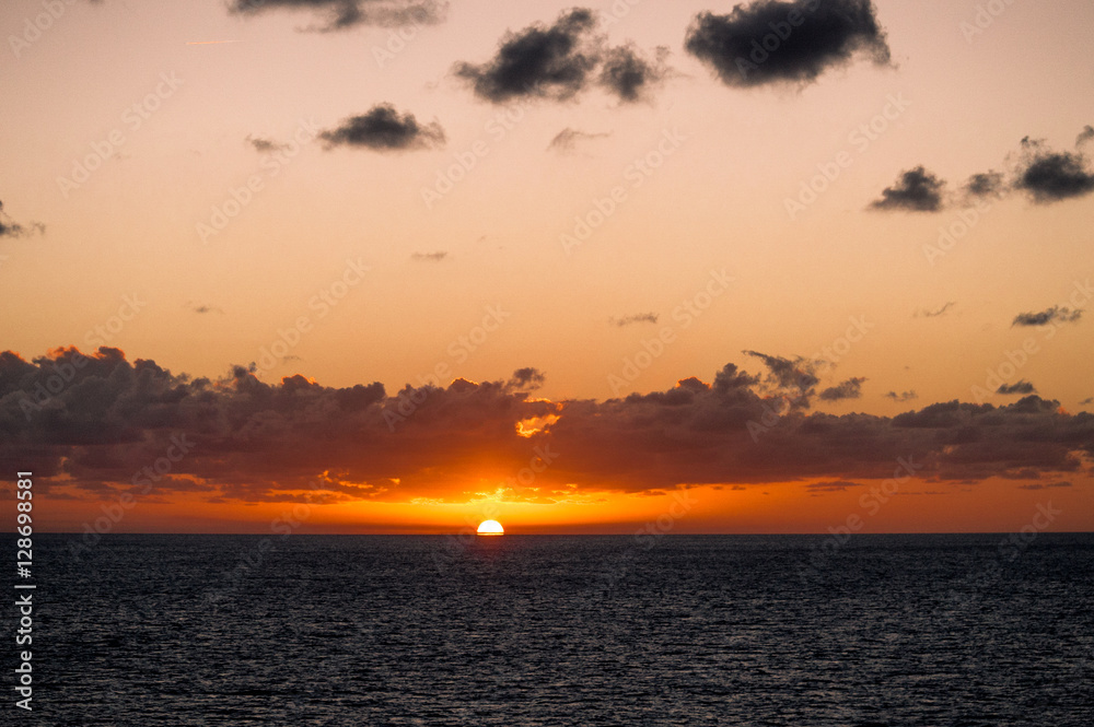 Fototapeta premium Sunset in the Atlantic Ocean